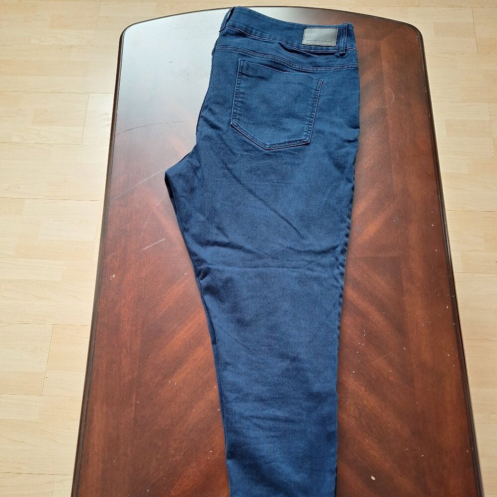Jeans - Women's - Plus - Size 22 - Dark Blue - Tapered - Faded look